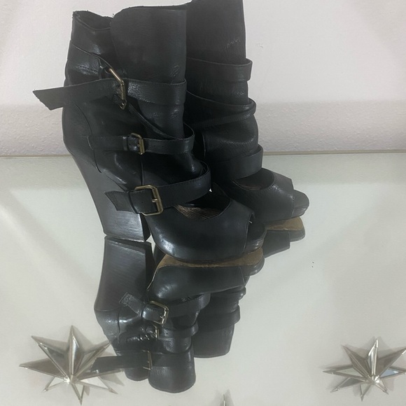 Dolce Vita Wedge Buckled Ankle Booties in Leather size 8.5 - Picture 2 of 4